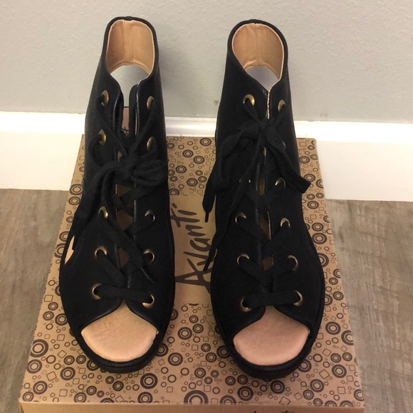 Avanti Torrie Black wedge shoe - Picture 2 of 4